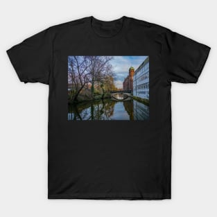 Bridge over the River Wensum in the city of Norwich on a dull and overcast winter's day T-Shirt